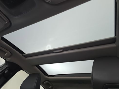 Used 2024 Toyota Prius Limited image 29