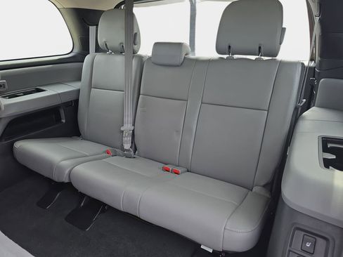 Used 2019 Toyota Sequoia SR5 w/ Premium Package RWD image 16