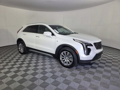 Used 2023 Cadillac XT4 Premium Luxury FWD image 2