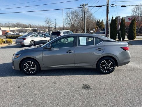 Used 2024 Nissan Sentra SV image 4