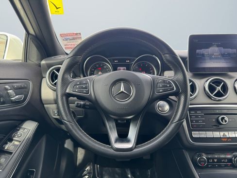 Used 2018 Mercedes-Benz GLA 250 4MATIC w/ Convenience Package image 11