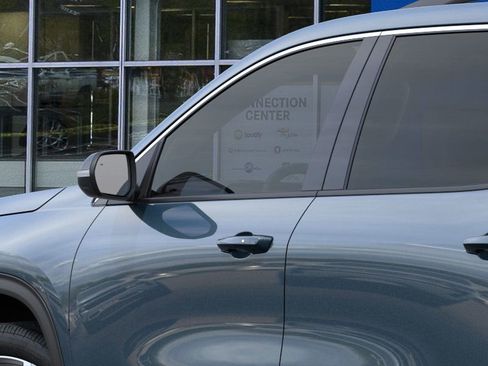 New 2025 Chevrolet Traverse LT w/ Driver Confidence Package image 36