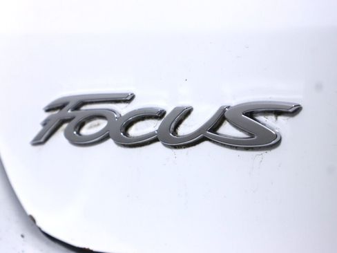 Used 2018 Ford Focus SE FWD image 30