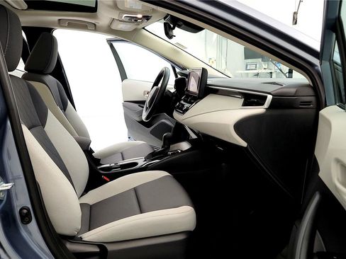 Used 2023 Toyota Corolla LE image 17
