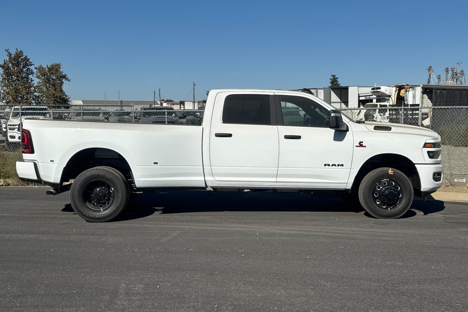 New 2027 RAM 3500 Big Horn AWD/4WD image 2