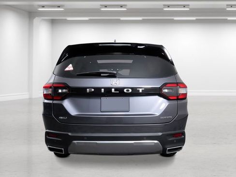 New 2026 Honda Pilot Touring image 4