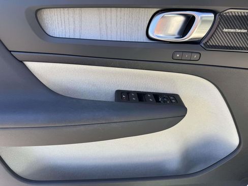 Used 2023 Volvo XC40 B5 Ultimate w/ Climate Package AWD/4WD image 17