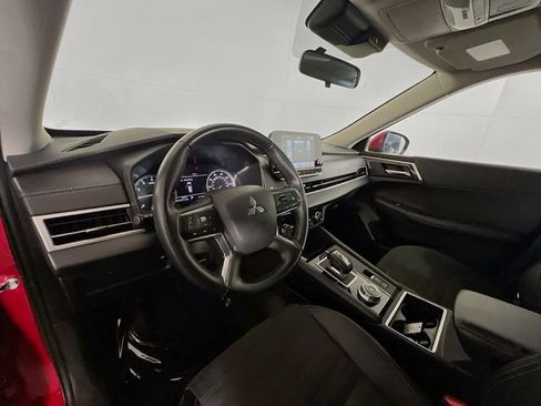 Used 2024 Mitsubishi Outlander SE image 20