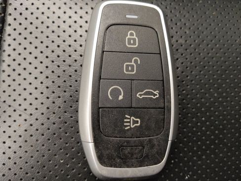 Used 2019 Nissan Rogue SL AWD/4WD image 32