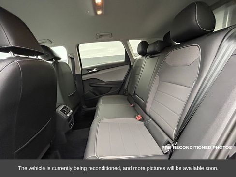 Used 2022 Volkswagen Taos SE image 12