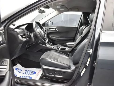 Used 2024 Mitsubishi Outlander FWD image 14