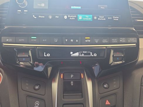 Used 2025 Honda Odyssey Sport-L image 24