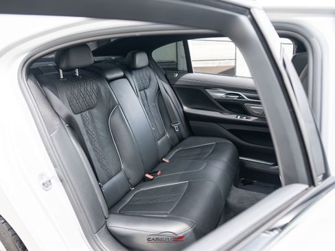 Used 2019 BMW 750i w/ M Sport Package RWD image 18