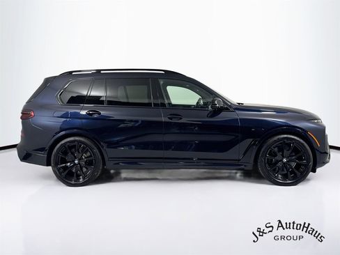 Used 2025 BMW X7 M60i AWD/4WD image 8