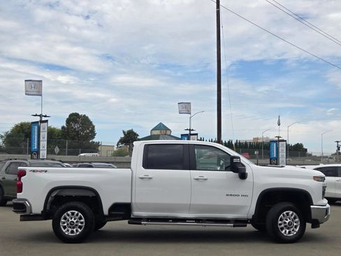 Used 2025 Chevrolet Silverado 2500 LT w/ Convenience Package AWD/4WD image 8