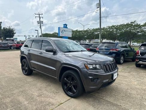 Used 2015 Jeep Grand Cherokee Altitude AWD/4WD image 3