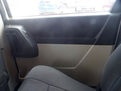 Used 2010 Dodge Grand Caravan SXT FWD image 14