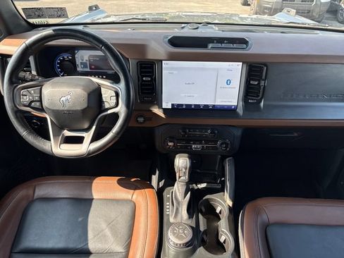 Used 2024 Ford Bronco Outer Banks AWD/4WD image 12