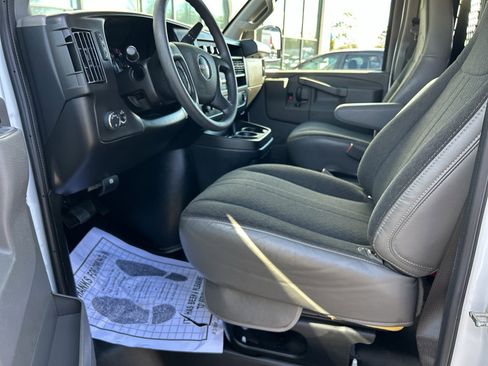 Used 2024 GMC Savana 2500 w/ Driver Convenience Package image 14