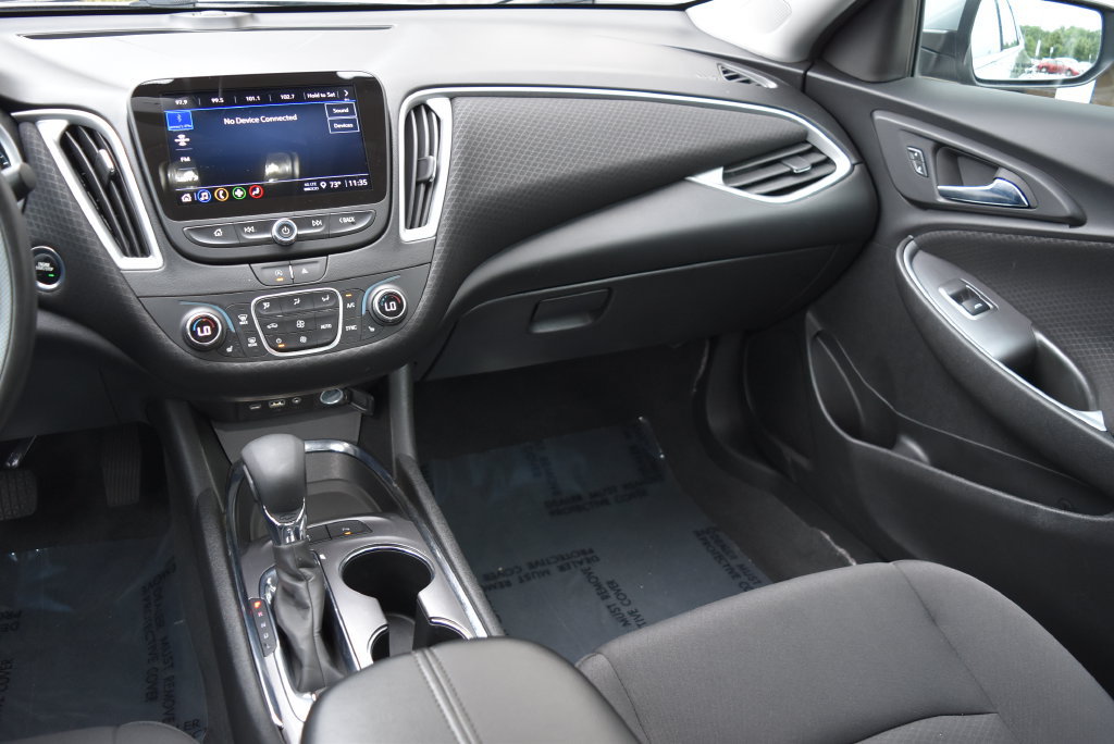 Used 2024 Chevrolet Malibu LT FWD image 12
