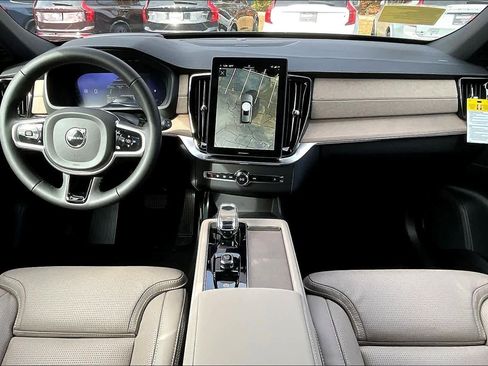New 2026 Volvo XC90 B6 Ultra w/ Protection Package Premier image 7