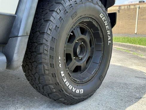 Used 2010 Toyota FJ Cruiser 4WD image 33