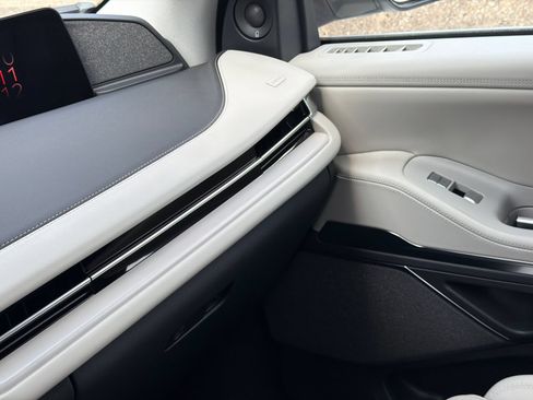 New 2026 Lincoln Navigator Reserve AWD/4WD image 32
