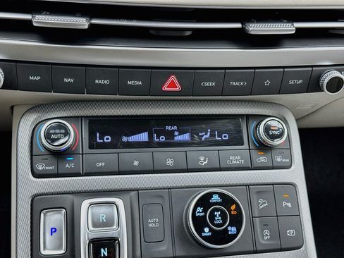 Used 2023 Hyundai Palisade Limited AWD/4WD image 12