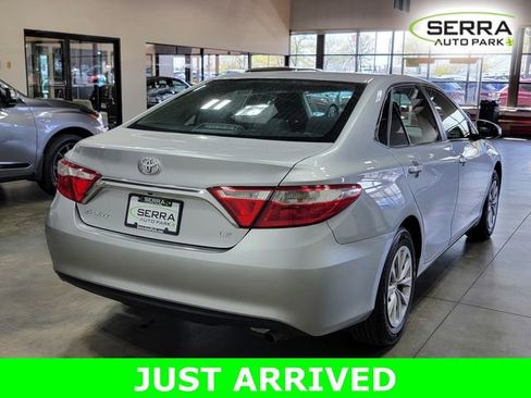 Used 2016 Toyota Camry LE FWD image 5
