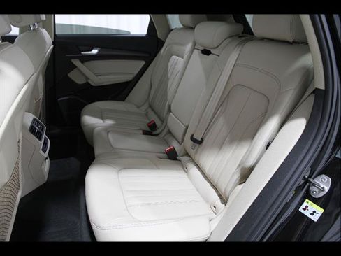 Used 2023 Audi Q5 2.0T Premium Plus w/ Premium Plus Package AWD/4WD image 19