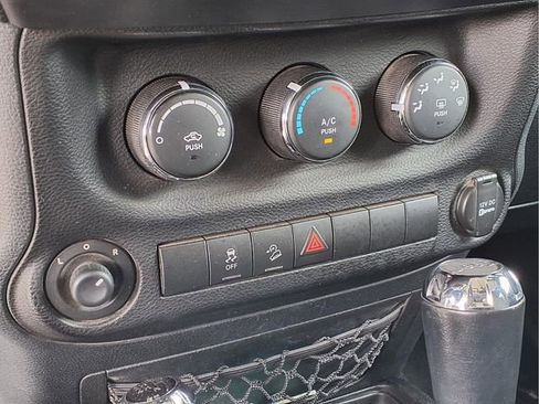 Used 2012 Jeep Wrangler Sport AWD/4WD image 7