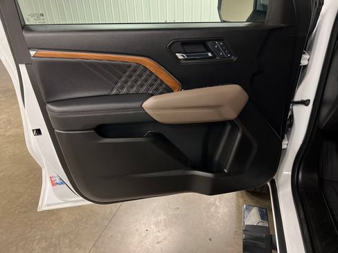 Certified 2024 GMC Canyon Denali AWD/4WD image 15