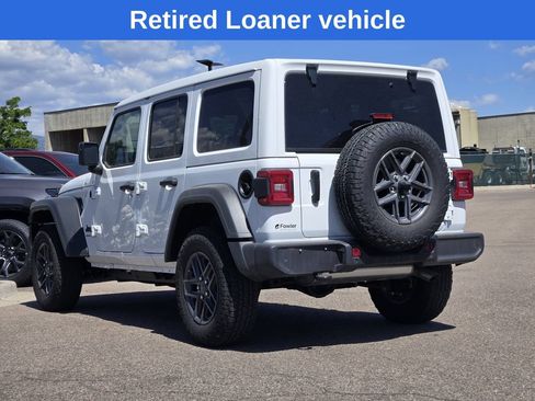 Used 2025 Jeep Wrangler Unlimited Sport AWD/4WD image 3