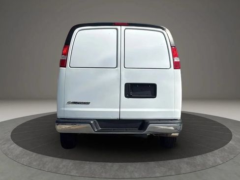 Used 2022 Chevrolet Express 2500 w/ Driver Convenience Package RWD image 5