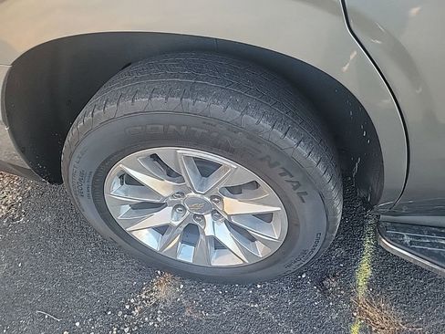 Used 2023 Chevrolet Tahoe Premier image 14