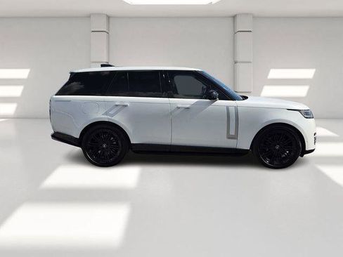 Used 2024 Land Rover Range Rover Autobiography image 11