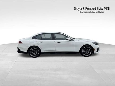 Used 2024 BMW 540i xDrive w/ Premium Package image 8