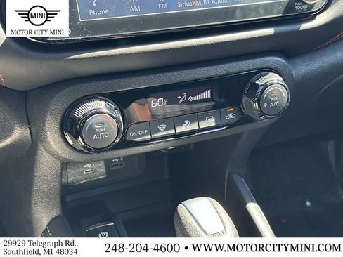 Used 2021 Nissan Kicks SR w/ Interior Electronics Package FWD image 32