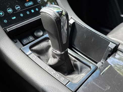 Used 2013 Ford Taurus SHO image 26