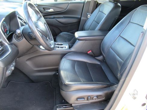 Used 2018 Chevrolet Equinox Premier FWD image 16