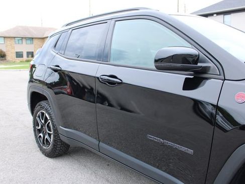 Used 2025 Jeep Compass Trailhawk AWD/4WD image 47