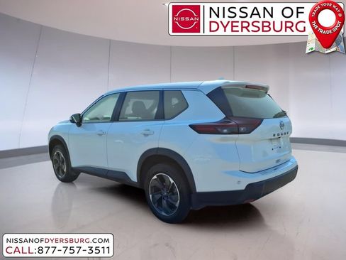 Used 2026 Nissan Rogue SV w/ Cold Weather Package FWD image 5