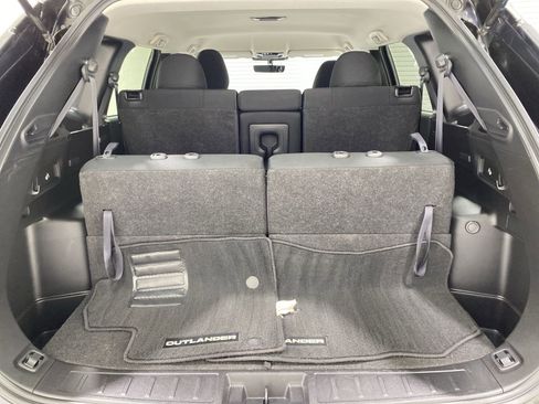 Used 2025 Mitsubishi Outlander ES AWD/4WD image 24