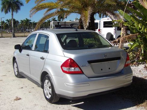 Used 2010 Nissan Versa Sedan image 5