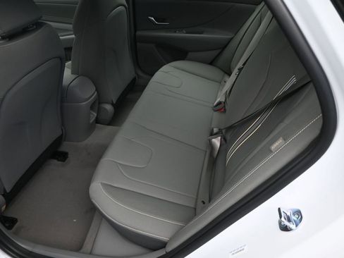 Used 2025 Hyundai Elantra Sport FWD image 10