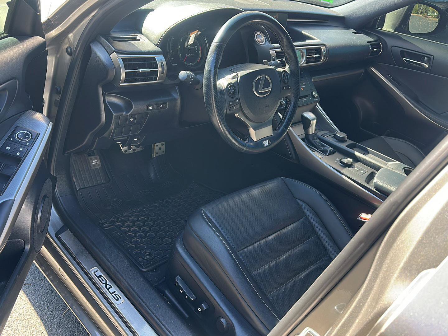 Used 2015 Lexus IS 200t RWD image 10