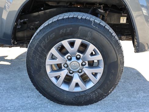 Used 2017 Toyota Tacoma SR5 w/ Tow Package image 13