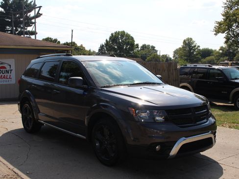 Used 2019 Dodge Journey Crossroad image 2
