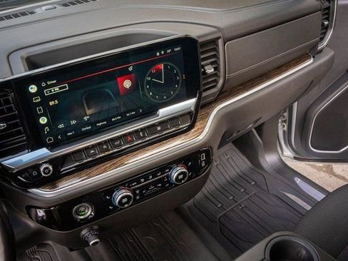 Used 2022 GMC Sierra 1500 SLE image 27