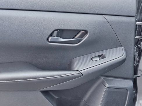 Used 2024 Nissan Sentra SV FWD image 23